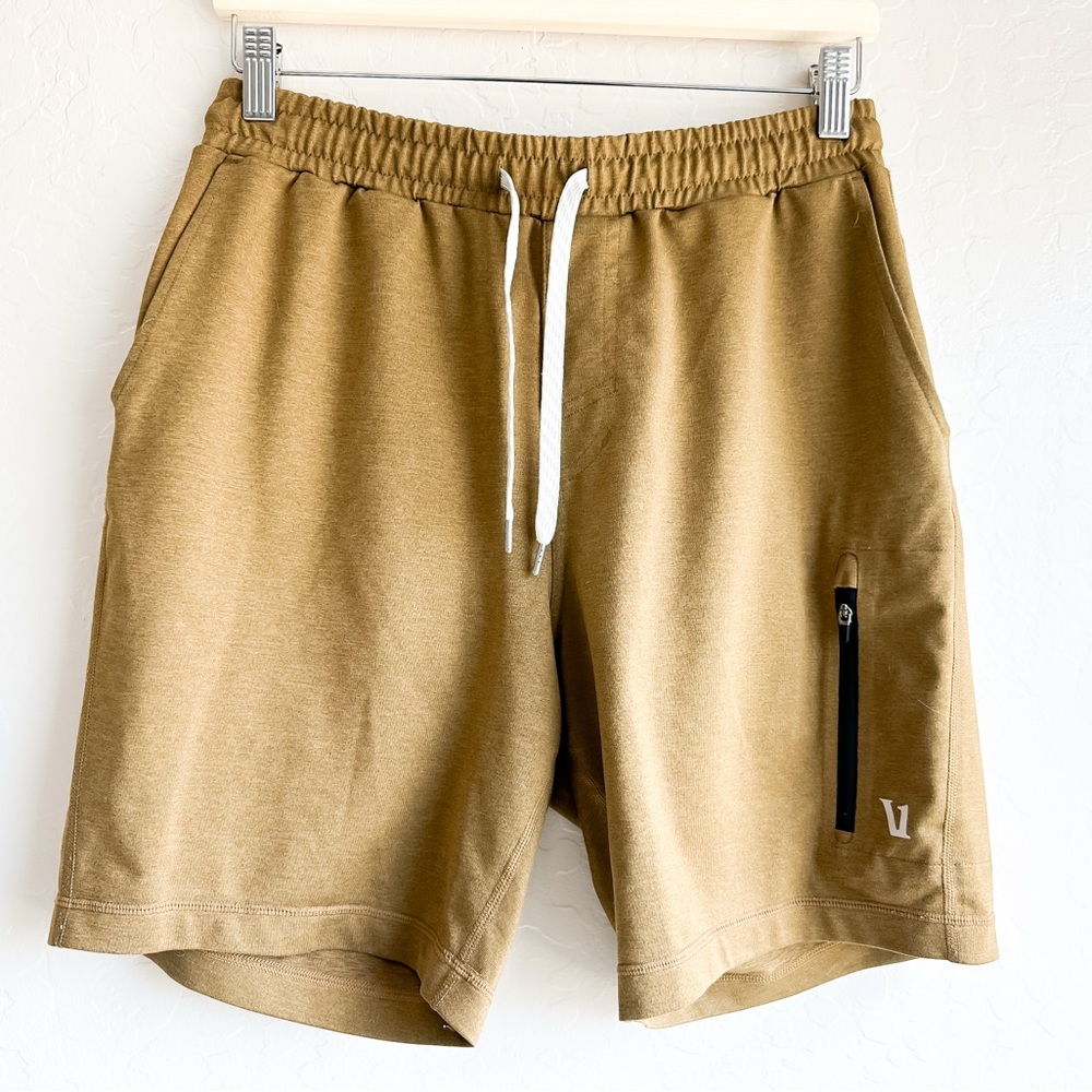 Vuori Sunday Performance Men’s 7.5 Inseam Shorts Athletic Shorts - Size Small